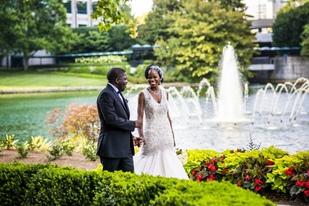 EventDesignByBE Outdoor Wedding Photos Bride Groom