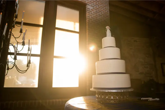 550 trackside rustic wedding cake