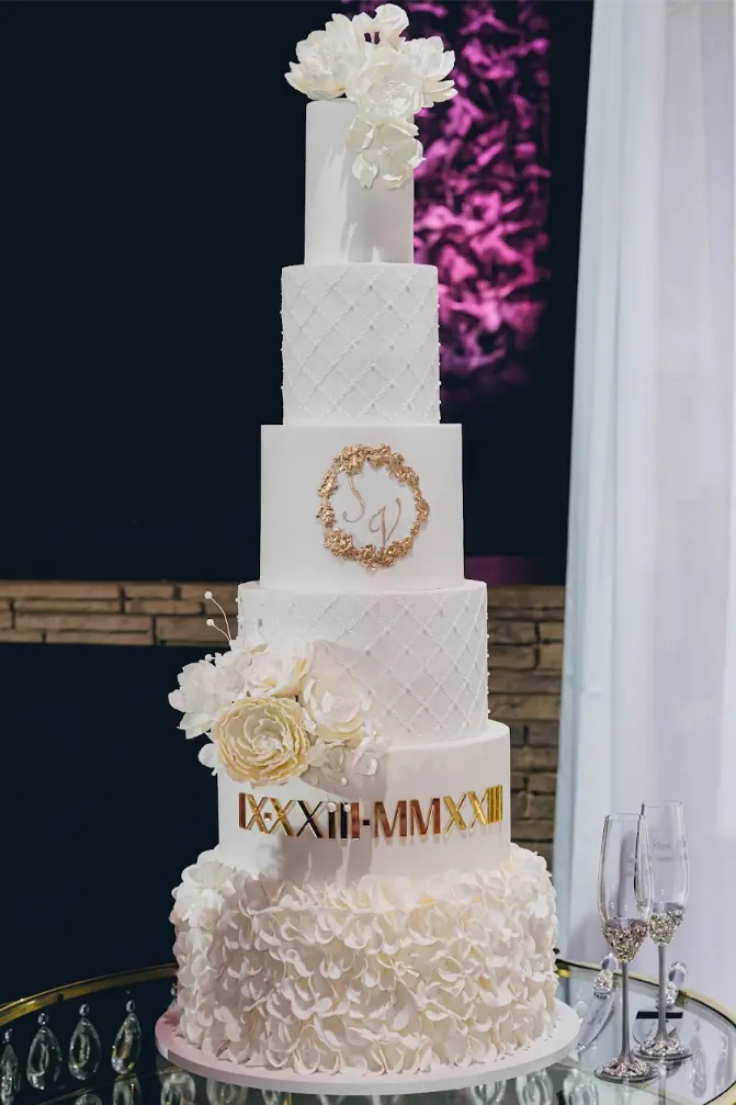 wedding-party-entrance-friendship-springs-wedding-cake